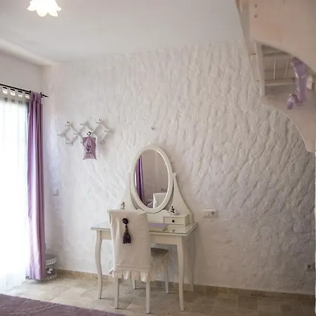 Aurora Bed & Breakfast Alaçatı